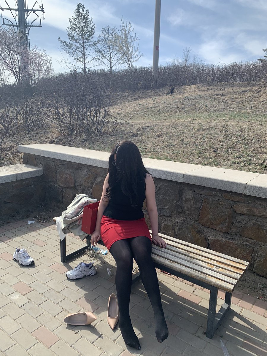 最近私信多了好多让我帮他发他老婆的私信，都是绿帽我能帮就帮一下，偷偷透露一下内蒙古的兄弟可以联系这哥们，我只能说这么多了 https://t.co/e05W9W8m2O