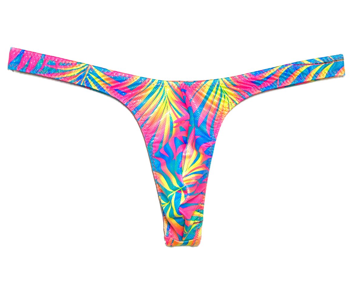 ✨ Spring Savings Sale! ✨
Save 20% using code: SpringSale25
valid only at tropicalthongs.com 
*Free Shipping on orders $99 or more (*domestic) #manthongs #mensthongs #thonglife #gaythings #gaythonger #thong #spandexmen #beachlife