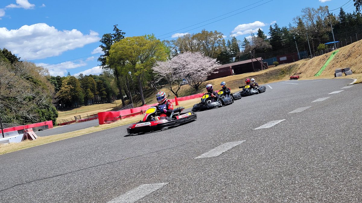 neospeedpark's tweet photo. 終日、一般走行中です(⁠*⁠´⁠ω⁠｀⁠*⁠)
ハーフパス前半券の販売が終了しました。
後半券は14：30～16：00で販売します♪
レディースデイなので女性のお客様は入会も走行もお得です！！ 
引き続き皆様のご来場お待ちしております☆彡 
 #ネオスピードパーク #サーキット #モータースポーツ #レンタルカート #レーシングカート