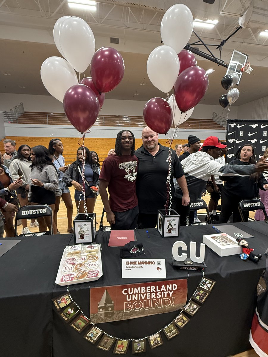 ChaseJM25's tweet photo. Blessed to attend the Houston High School Signing Day! and Blessed to sign with @CumberlandFB!
@CoachWayne__ @JaiManningATL @TimMathisCU @CoachSHenry16 @LukeSheridanFB @_KaGedAnimal https://t.co/jQ91JZfIBv