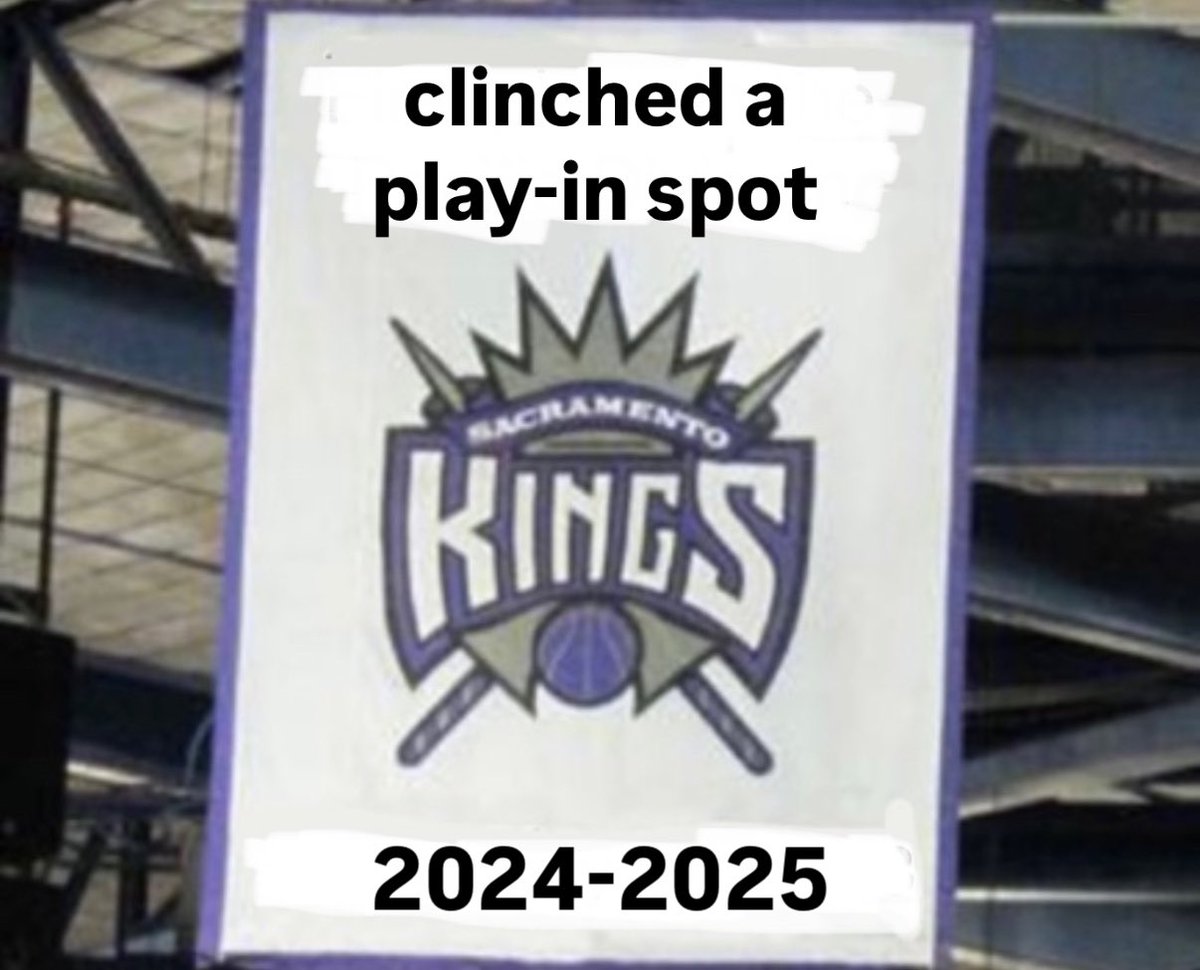 thatl0calguy's tweet photo. HANG THE DAMN BANNER https://t.co/lnSg3LZz5b