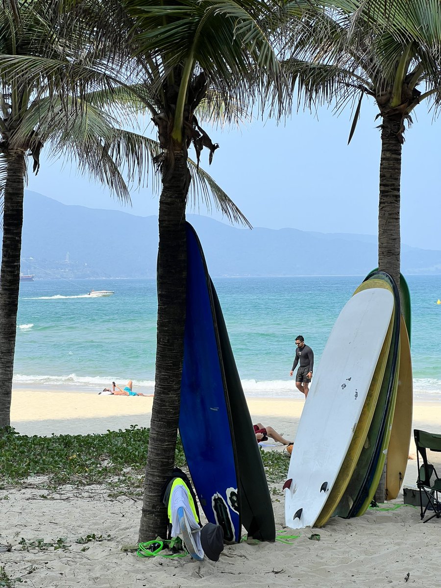 Сходила на пилатес, вкусно покушала и на море купаться 🏄🏻‍♀️
Теперь это моя обычная жизнь 💅