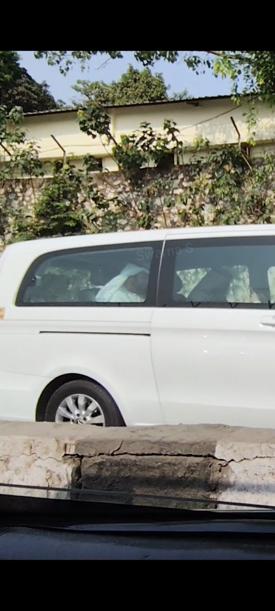 Did I just see HH Sheikh Hamdan bin Mohammed bin Rashid Al Maktoum, Crown prince of #Dubai in Mumbai? He arrived in New Delhi, India on April 8, followed by his visit to #Mumbai for a business roundtable.