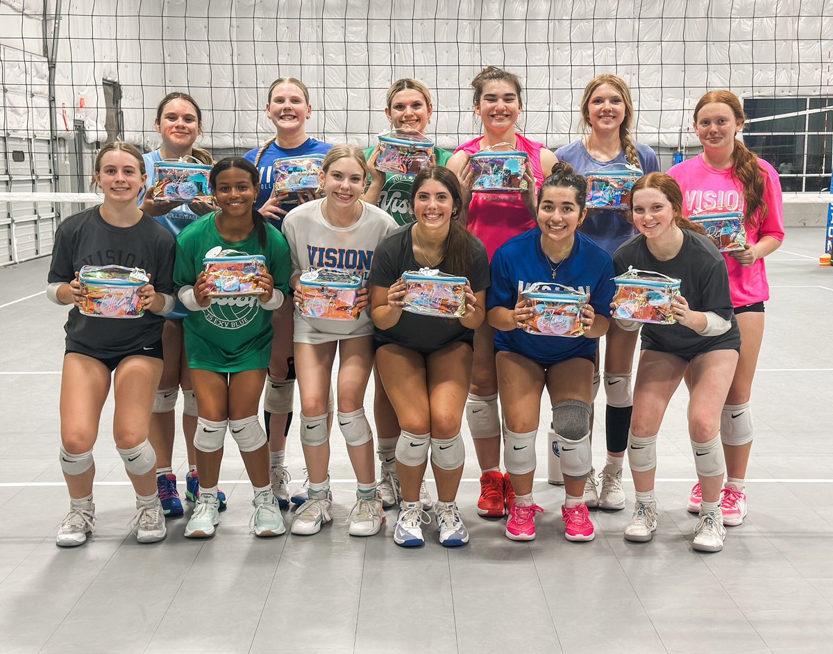 VisionVBClub1's tweet photo. One more practice and then these girls are off to Northeast Qualifier! #Vision15EXVBlue is headed to Philly this weekend, hunting for that bid to nationals and leave knowing theyโve โgot this in the bagโ! ๐งณ #WeAreVision https://t.co/ktHNQshPsx