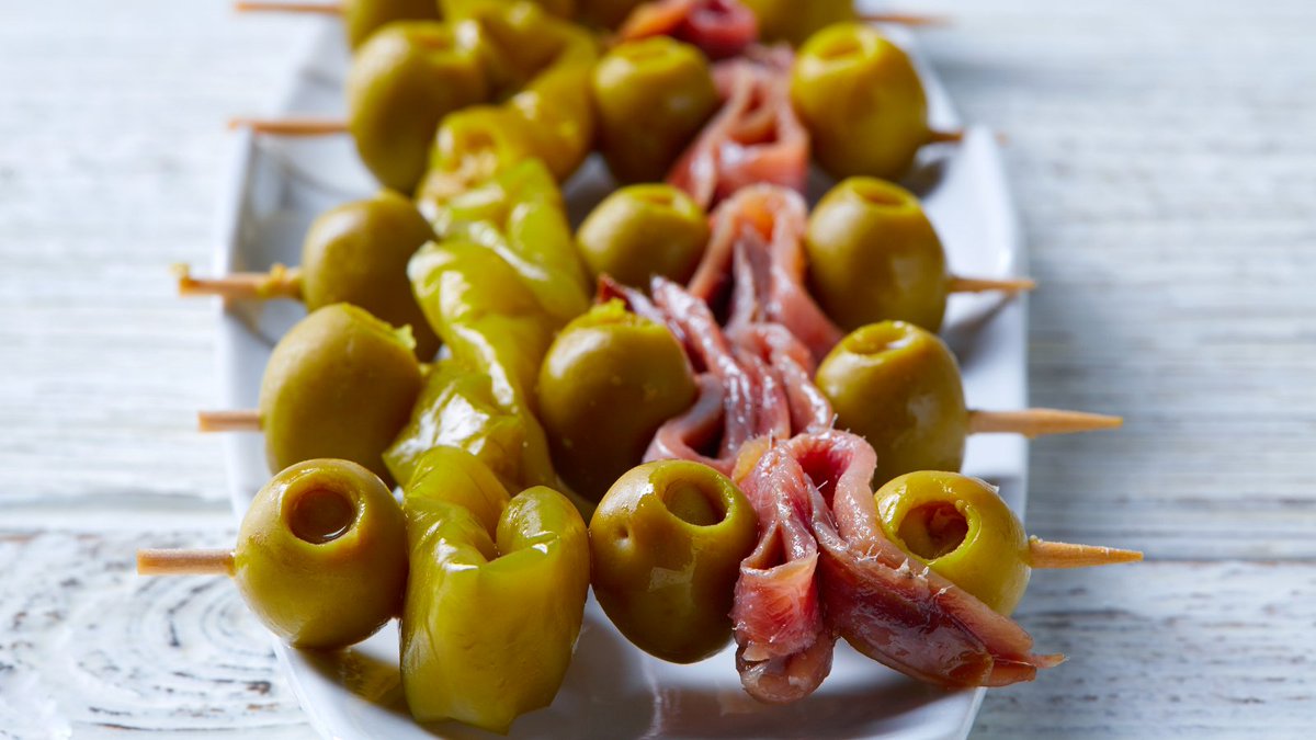 NickLovesSpain's tweet image. When done well, Spanish cuisine is the best on the planet.

But in my country, it is remarkably overlooked.

Here are the foods items from every region that make Spain the culinary capital of the world...🧵