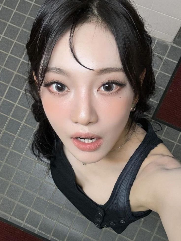 ningning (@ningshourly) on Twitter photo 