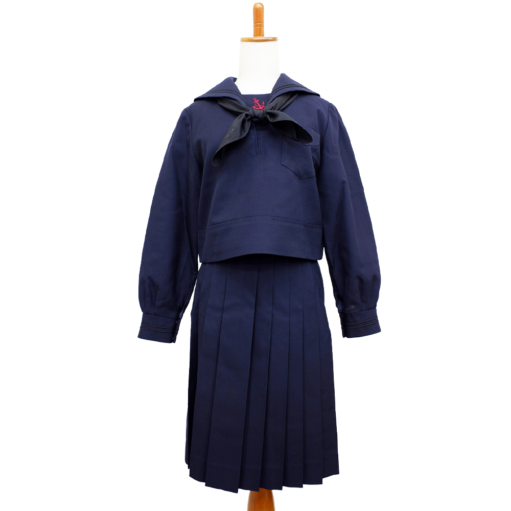 SeifukuStore's tweet photo. 東京都　田園調布雙葉高等学校の制服買い取り
田園調布雙葉高等学校のセーラー服は2本の襟ラインです

#制服
#制服買取 https://t.co/LoBcWQQKgi