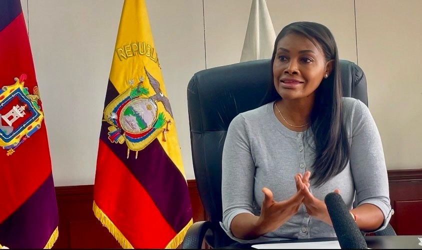 Diana Salazar, para largo.
lahistoria.ec/2025/03/27/dia…