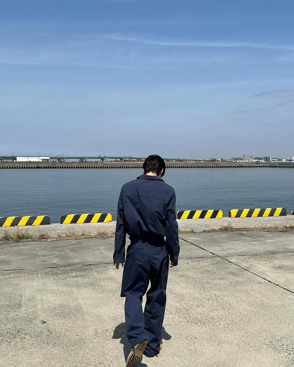 haechi23's tweet photo. インスタ載せてから言おうって思ってたんだけど、会場からスタッフ数名と出てきて腕三本分くらいの距離ですれ違って目もあってたのに私ら全然気づかないから、なんで？？って顔して見てたジョンウに気づき、え？ジョンウだよね？ってなりながら手振ったら振り返してくれたやつ https://t.co/JKjtoYFfey