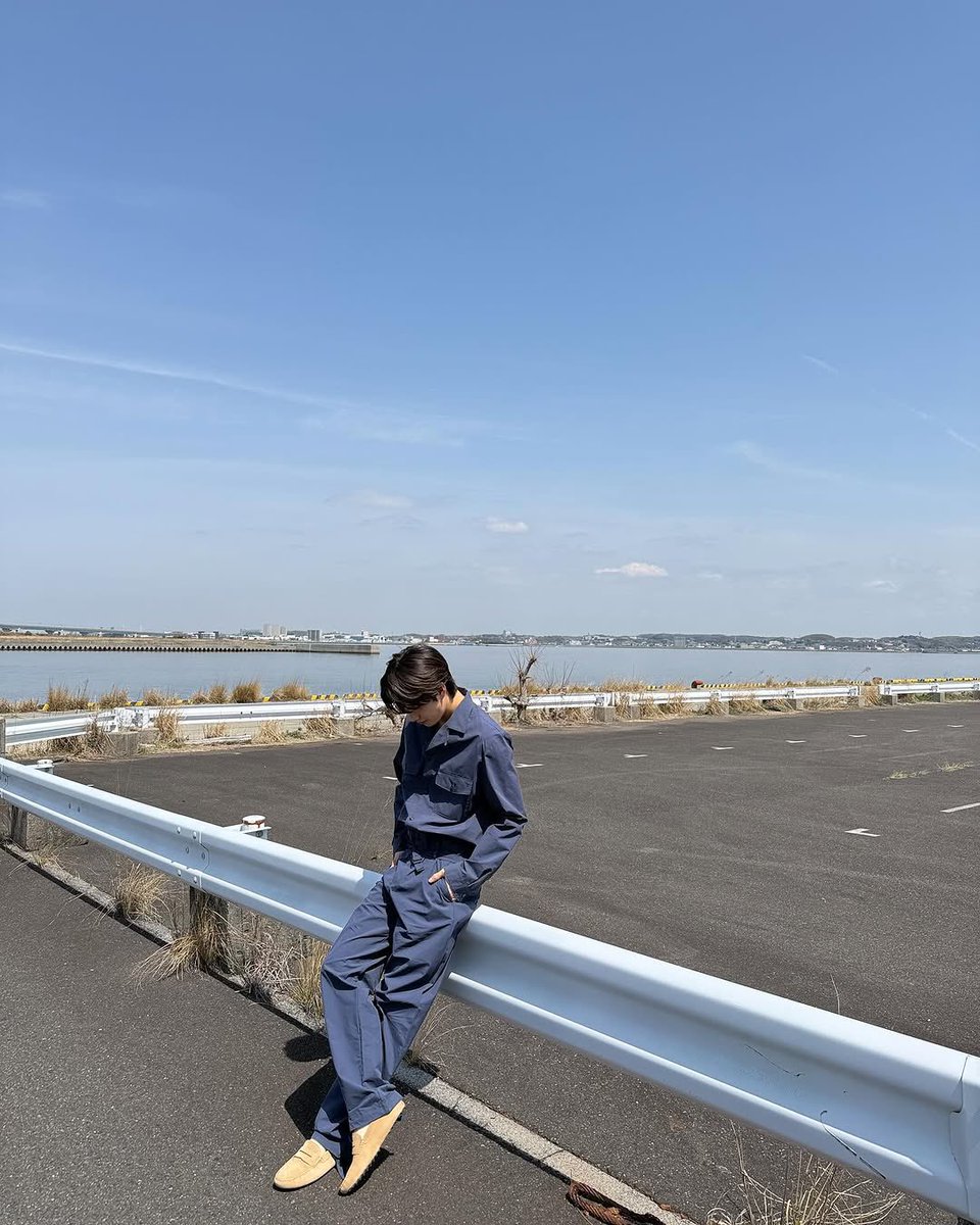 haechi23's tweet photo. インスタ載せてから言おうって思ってたんだけど、会場からスタッフ数名と出てきて腕三本分くらいの距離ですれ違って目もあってたのに私ら全然気づかないから、なんで？？って顔して見てたジョンウに気づき、え？ジョンウだよね？ってなりながら手振ったら振り返してくれたやつ https://t.co/JKjtoYFfey