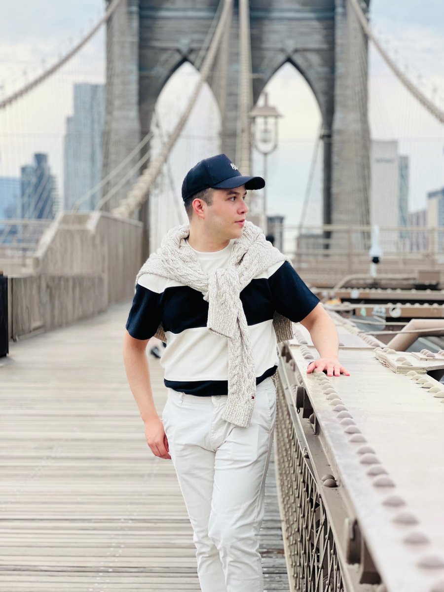 dangonzalezp's tweet photo. I don't know what the fuck i'm doin' 🗽 https://t.co/rzAHHqiFCi