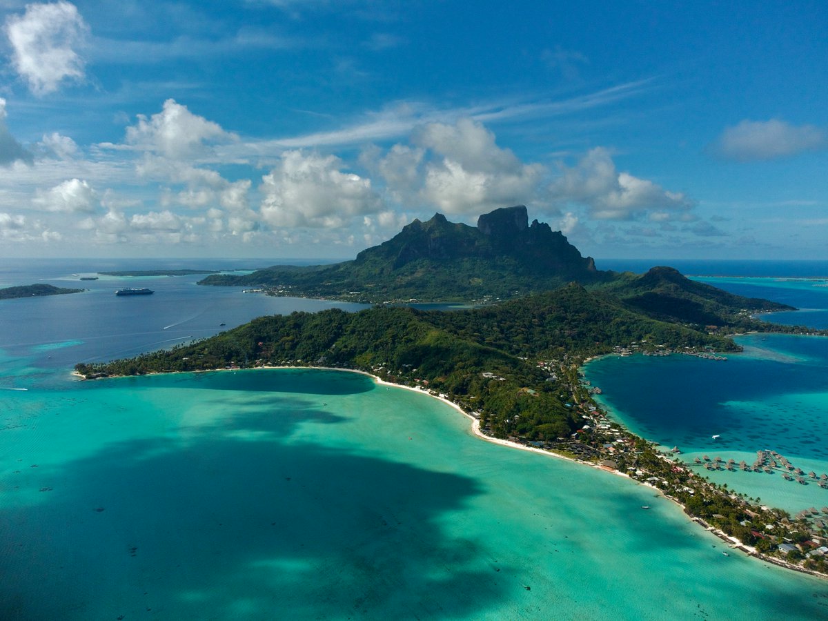 PaulaLambert's tweet photo. Sail with us to Paradise! Tahiti, Bora Bora and Beyond - https://t.co/t7x4EpY6Ak https://t.co/n6tDROqUoC