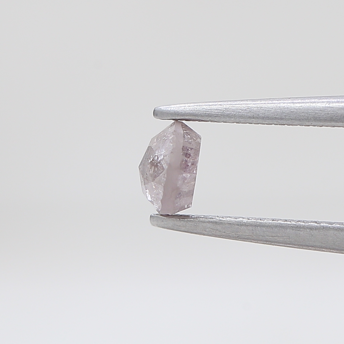 sfancydiamonds's tweet photo. 💎Weight : 0.42 Ct💎
💎Color : Grayish Pink Color / Purple Pink Color💎
💎Size : D : 4.2 MM ; H : 2.6 MM💎
💎Shape : Round Portuguese Cut💎
👉Discount Available👈
CLICK THE LINK
👉https://t.co/fezzmXum8Y👈
#fancydiamond #naturaldiamond #round #Diamond #pink #portuguesecut https://t.co/PyFFK4fGvk
