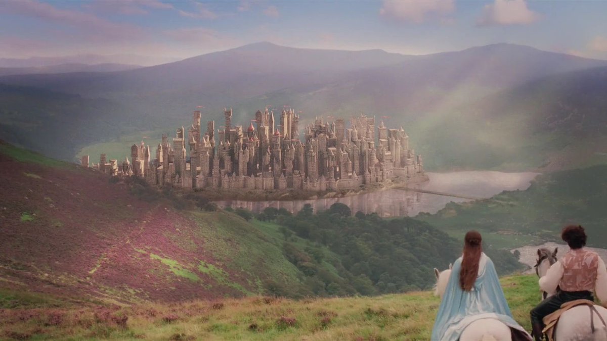 FilmUpdates's tweet photo. 21 years ago, ‘ELLA ENCHANTED’ released in theaters. https://t.co/Q5VEgGvZnQ