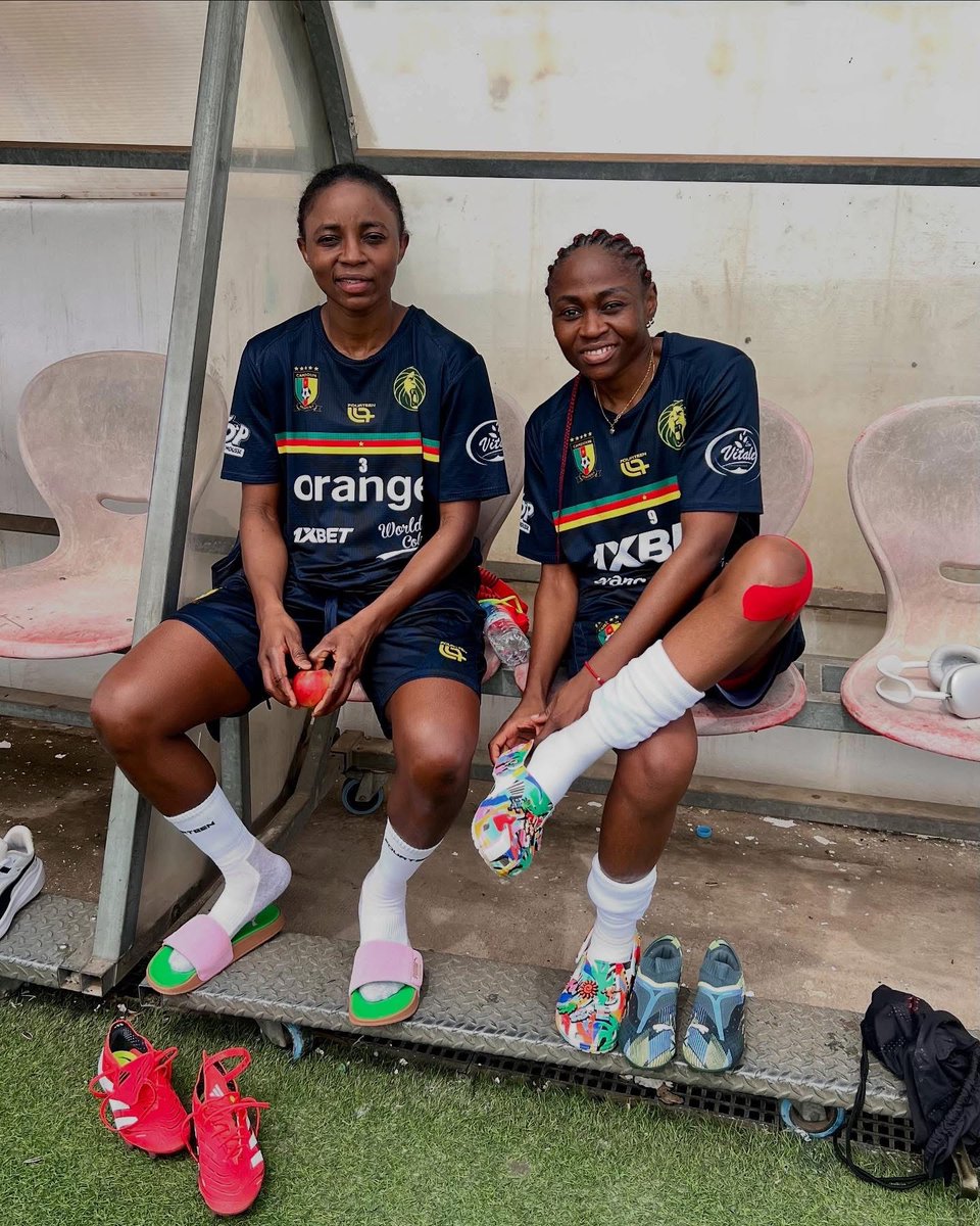AllezLesLions's tweet photo. 📸 Nchout Ajara Njoya x Aboudi Onguene. 🦁🇨🇲

Nos légendes. 🙌 https://t.co/kxL5WoANsc