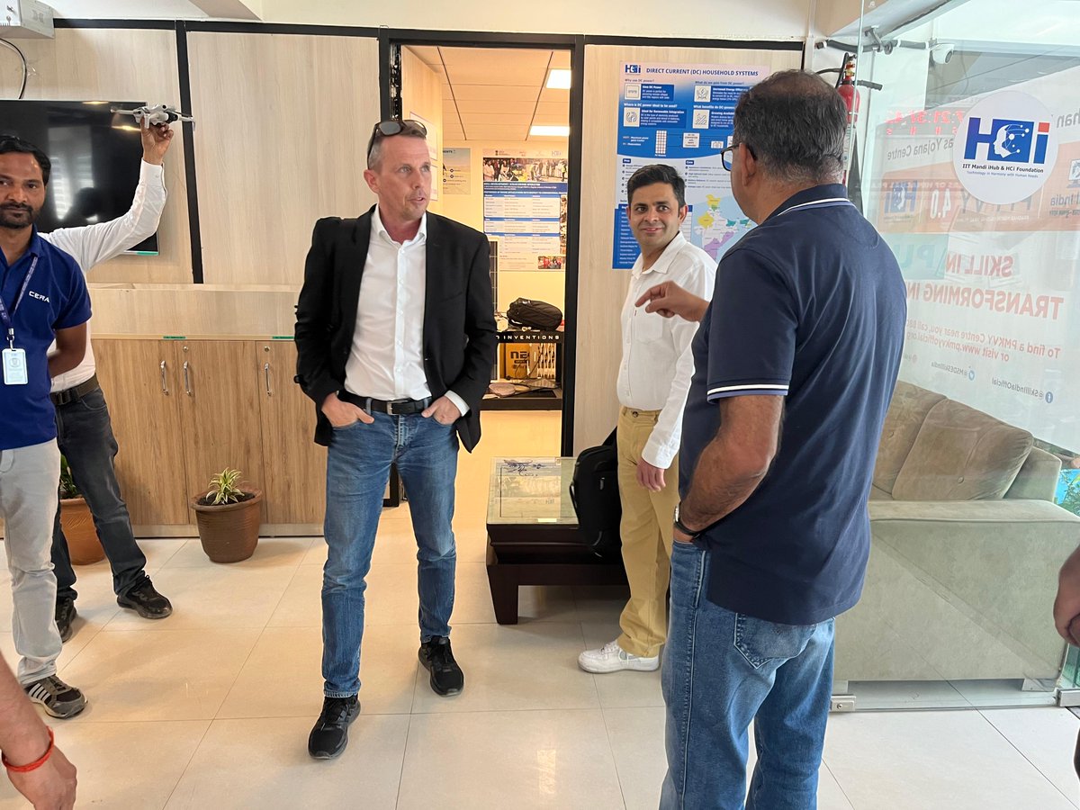 IITMandiiHub's tweet image. 𝗢𝗻 𝗦𝗮𝘁𝘂𝗿𝗱𝗮𝘆, 𝗔𝗽𝗿𝗶𝗹 𝟱, 𝟮𝟬𝟮𝟱, 𝗜𝗜𝗧 𝗠𝗮𝗻𝗱𝗶 𝗶𝗛𝘂𝗯 𝗵𝗮𝗱 𝘁𝗵𝗲 𝗵𝗼𝗻𝗼𝗿 𝗼𝗳 𝗵𝗼𝘀𝘁𝗶𝗻𝗴 𝗠𝗿. Markus Manz , 𝗖𝗘𝗢 𝗼𝗳 𝗦𝗼𝗳𝘁𝘄𝗮𝗿𝗲 𝗖𝗼𝗺𝗽𝗲𝘁𝗲𝗻𝗰𝗲 𝗖𝗲𝗻𝘁𝗲𝗿 𝗛𝗮𝗴𝗲𝗻𝗯𝗲𝗿𝗴 (𝗦𝗖𝗖𝗛), 𝗮𝗻𝗱 𝗣𝗿𝗼𝗳. Mohit Kumar 𝗳𝗿𝗼𝗺 𝘁𝗵𝗲…