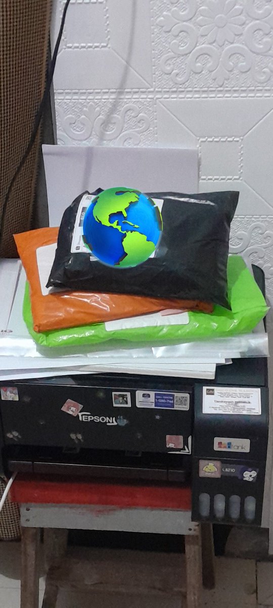 Bangun tidur di sambut paket, selamat siang paket dan moots baru ku🫰🏻