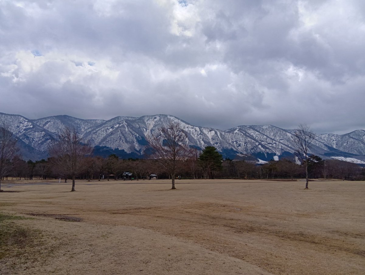 ＃キャンプ場　#吹上高原キャンプ場
皆さんこんにちは〜お久しぶりですね
山には雪がたっぷり残ってますがキャンプ場はほぼありません😁いよいよ4月19日土曜日から営業開始となります✌️荒雄湖畔公園キャンプ場も同日オープンです✨皆さんお待ちしてまーす