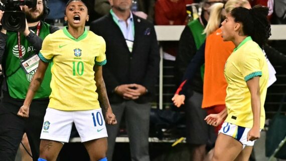BrazilOlimpico's tweet photo. ACABOU!! 🇧🇷

DEPOIS DE MAIS DE UMA DÉCADA, O BRASIL VOLTA A VENCER OS ESTADOS UNIDOS NO FUTEBOL FEMININO!!

O BRASIL VAI PRA 2027 COMO CANDIDATO A TÍTULO SIM! 

#EUAxBRA #FutebolFeminino https://t.co/9hns3cgpAB
