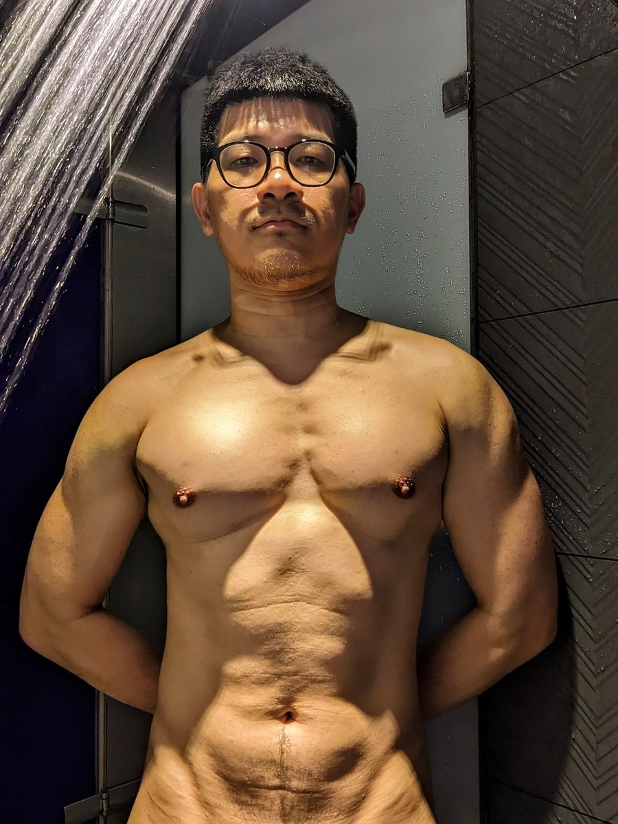 gagagalalalago's tweet photo. 練完洗洗🤭 https://t.co/h3zVQF5Pmn