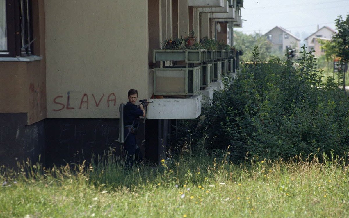 SniperAlleyPhot's tweet photo. Slava našoj časnoj Armiji Republike Bosne i Hercegovine

🇧🇦❤️⚜️

#Gazija
Photo ©️ Dominique Viola https://t.co/1RnUpaEGiZ