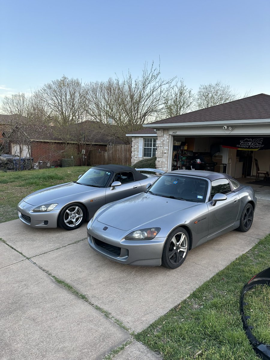 shvruk's tweet photo. i’ve been locked out my twitter for like 2 years idek if my mutuals still use this. But uh i own 2 s2k’s now. The AP1 is RHD, who want me https://t.co/iNDPsHOM99