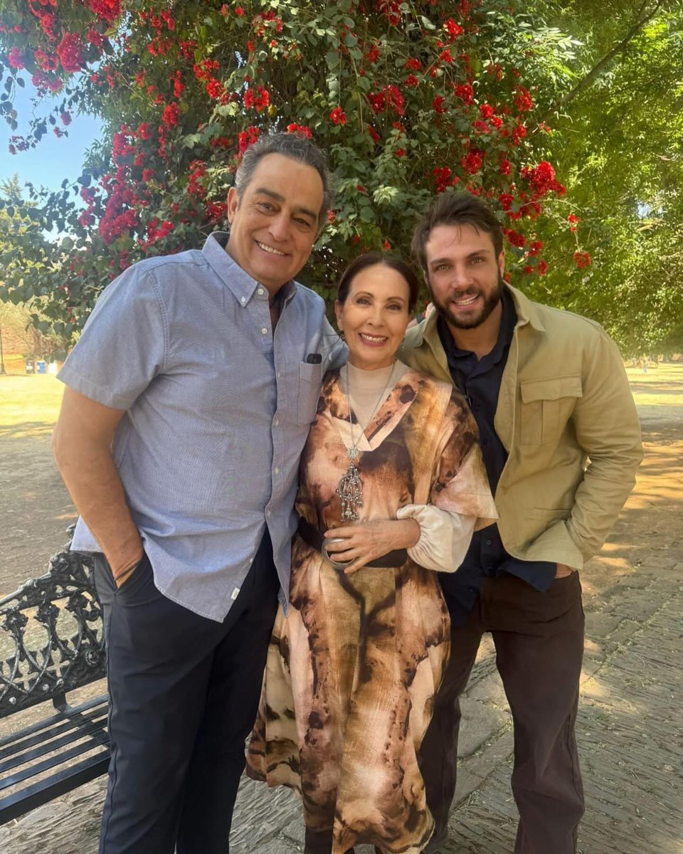 guardiandmivida's tweet photo. Aquí les dejamos algunos personajes de la futura producción de @osoriojua , muy pronto por las estrellas y Univisión. #Amanecer 
@OmarFierroOf #blancaguerra @NicolaPorcella

¿Están listos? https://t.co/0wIQjP5Rpy