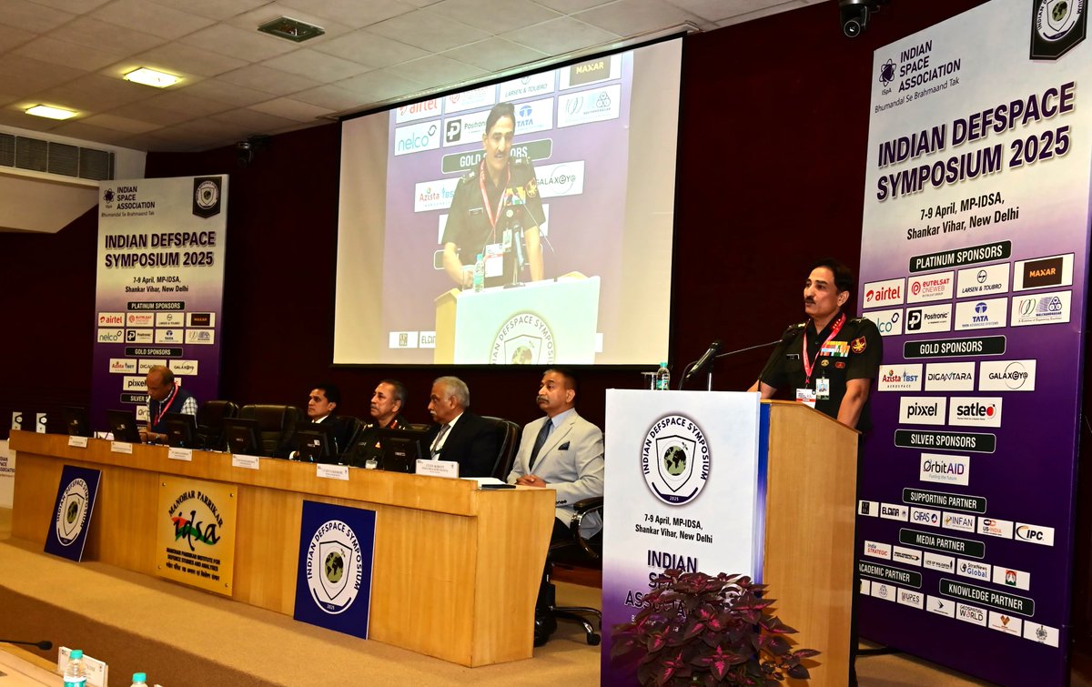 HQ_IDS_India's tweet photo. Speaking on 'Indigenous Development & Global Competitivness' at the Indian Defence Space Symposium 2025, Lt Gen DS Rana, DG Defence Intelligence Agency #DGDIA, #HQIDS  dwelled upon the current geopolitical situation and the vital role played by space related assets in the ongoing conflicts. 
Highlighted the focus driven approach of our adversaries in developing and exploiting niche technologies in space, #DG_DIA underscored the  need for all stakeholders, both govt & defence industry, to leverage various initiatives in shaping the future of India's Space Capabilities. 
He emphasized on a collaborative approach and space diplomacy while elaborating upon the capabilities required by the #IndianArmedForces to be #FutureReady.

@DefenceMinIndia 
@SethSanjayMP 
@SpokespersonMoD