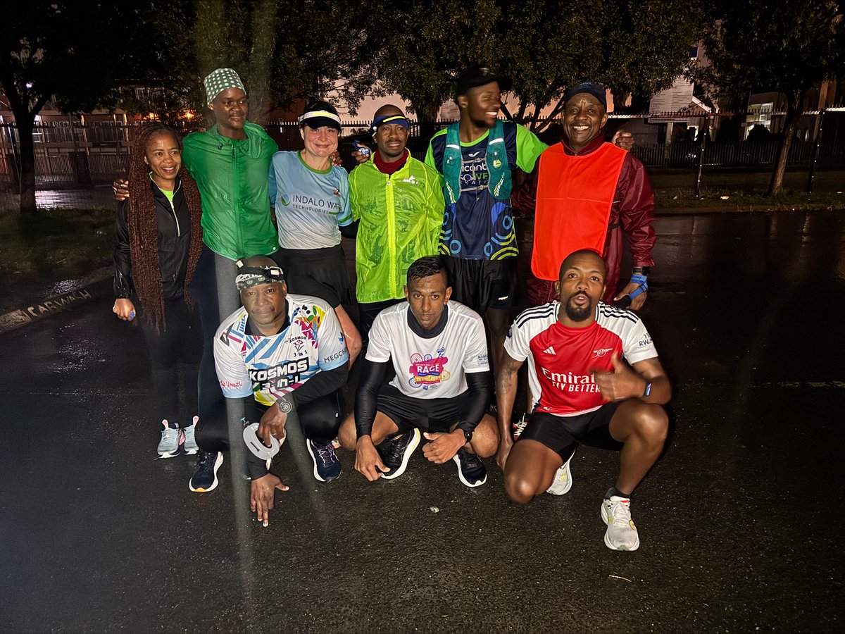 Baba_ka_Peanut's tweet photo. Running in the rain: a test of my spirit and a reminder of my grit.
#WetWednesdayMiles 🌧️ #OutdoorAdventures 🏞️ #Consistency 🤌🏽 #MeVersusMe 😤 #Runderful 🙃 #Team4AM 🕓 #SecundaRunningCommunity 🤝🏾 #BlessedAndGrateful 😇 #IPaintedMyRun 🎨 https://t.co/T9jbpcM4Vi