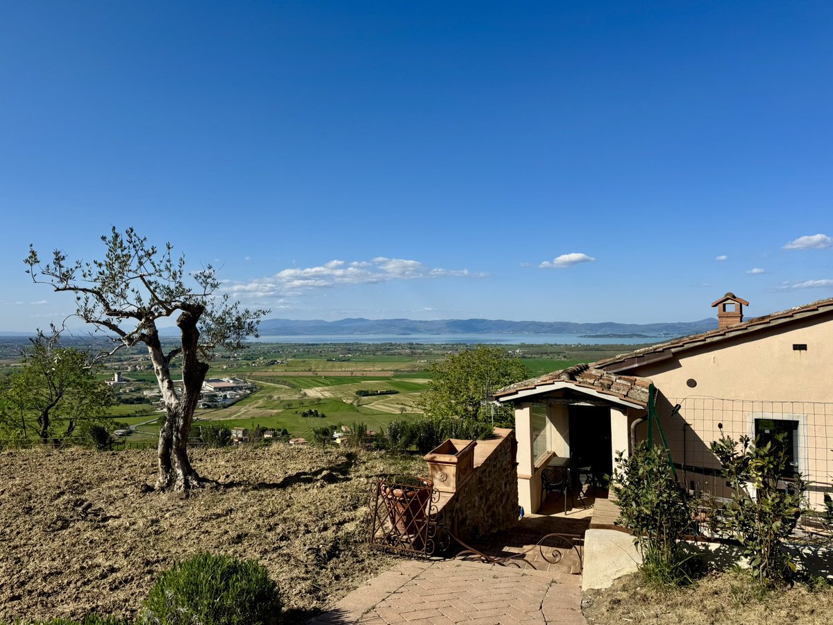 MachineGun1967's tweet photo. Good morning from #Panicale 🇮🇹 https://t.co/BLDQrcqXQh