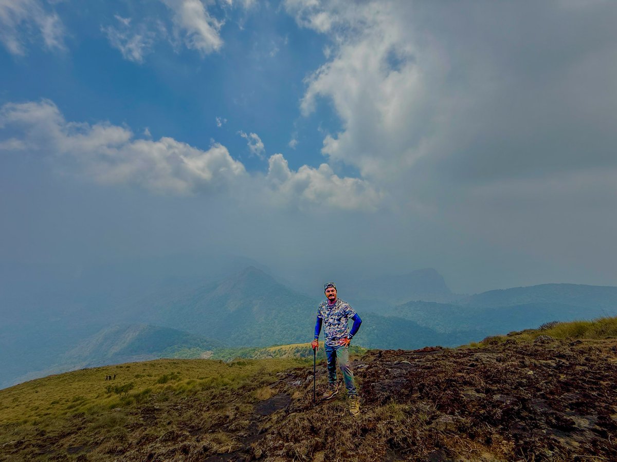 venki_ranger's tweet photo. Happy morning ⛰️
Conquered the highest peak (Perunkundru) in Anamalai Tiger reserve 🐅. The journey was tough but had an amazing experience. #trek #forestpatrolling @tnforestdept #hikingadventures #mountaintop #mountainlove https://t.co/5W02XXQ4Ug