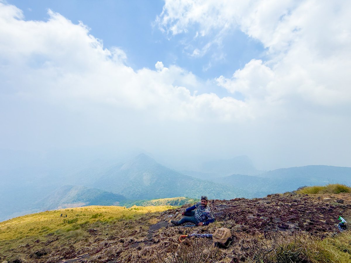 venki_ranger's tweet photo. Happy morning ⛰️
Conquered the highest peak (Perunkundru) in Anamalai Tiger reserve 🐅. The journey was tough but had an amazing experience. #trek #forestpatrolling @tnforestdept #hikingadventures #mountaintop #mountainlove https://t.co/5W02XXQ4Ug