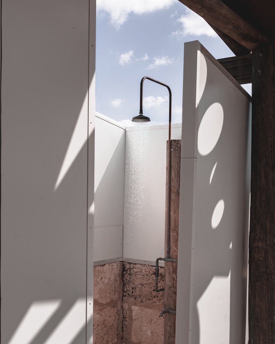 gointerstate's tweet image. Lake Magic Salt Pool, found in Hyden, WA, thanks to the high density of the water, visitors can float effortlessly, experiencing even more buoyancy than in the Dead Sea.⁠
⁠
📍Camp nearby for included entry. ⁠
⁠
Would you swim here? ⁠
⁠
gointerstate.com.au