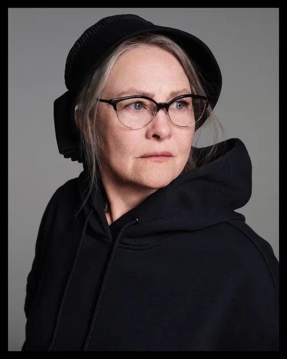 Catherine_Wingf's tweet photo. "I felt my pulse drop. I had never thought that. It made me really proud of Sister Aloysius, defending her flock from the wolf."#cherryjones https://t.co/zsBAvfgFyw