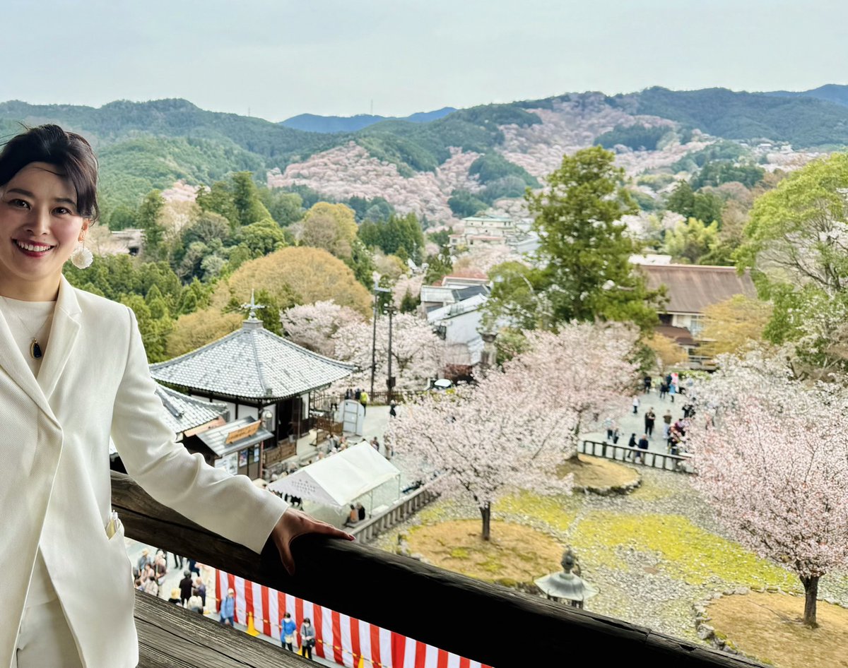 sisyu8's tweet photo. 讀賣新聞
4月8日（火）金峯山寺 蔵王堂にて
紫舟作品の奉納法要が記事になりました。
お読みいただければ幸いです。 https://t.co/x5RZauvNco