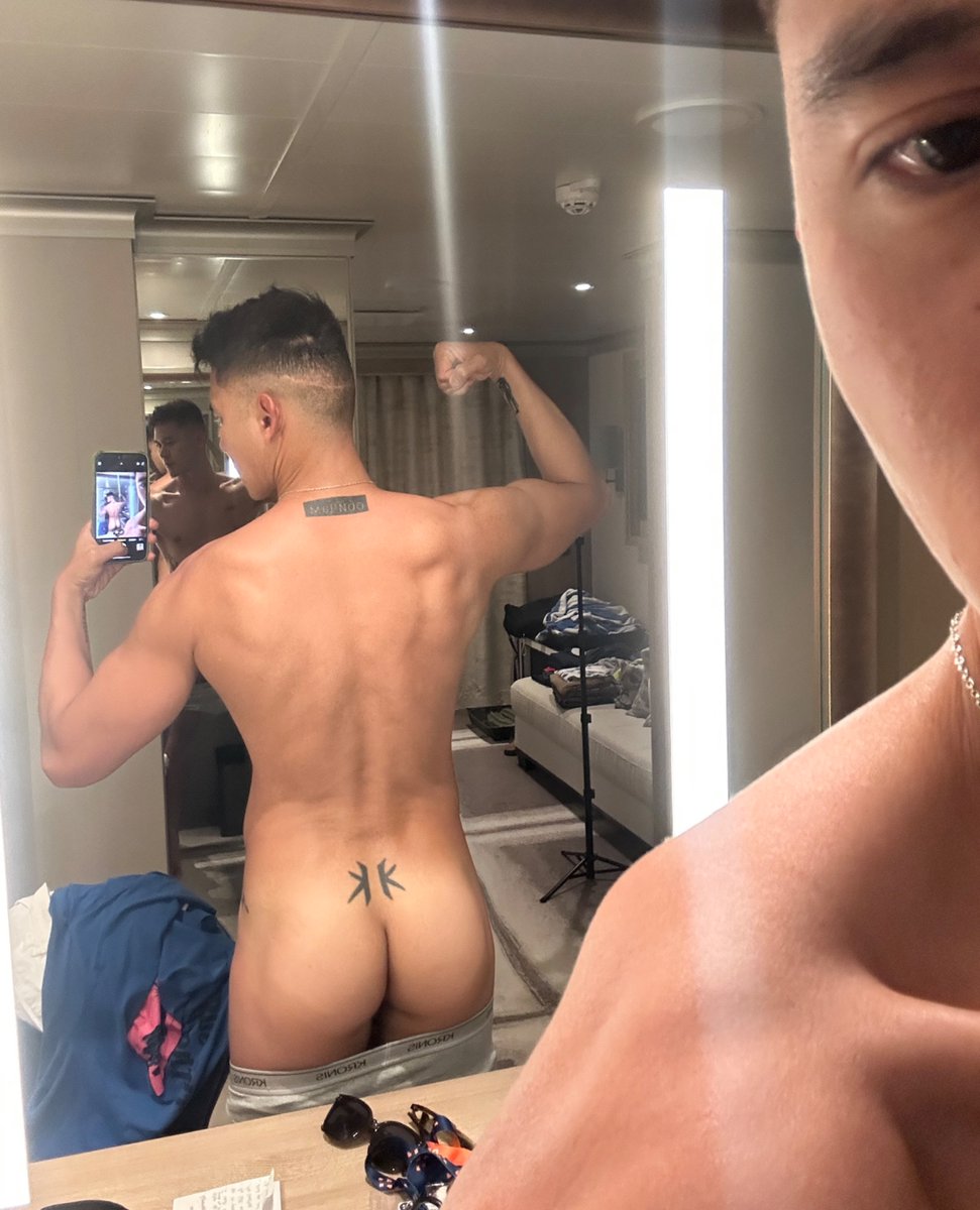 Little tan line from today 🤪