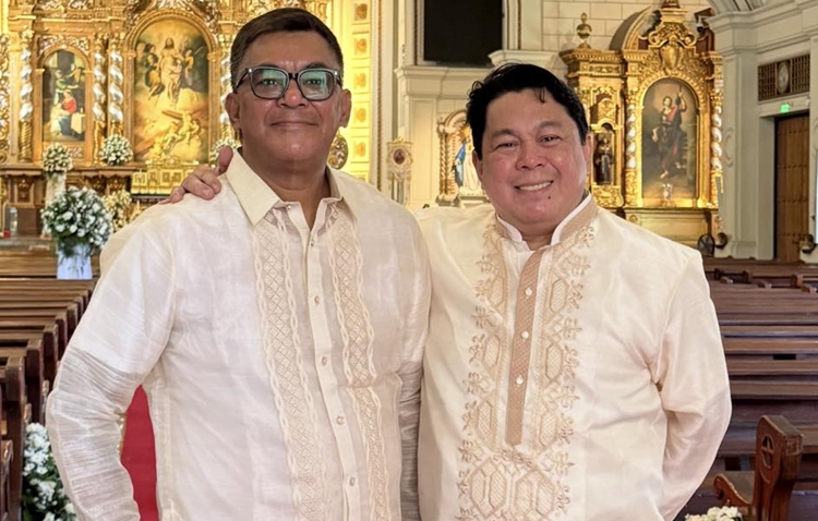 Newspapers247's tweet photo. Kapatid ni Dennis Padilla na si Gene, nagpahayag ng matinding pagkadismaya sa naging pagtrato kay Dennis sa kasal ng anak niyang si Claudia Barretto.

https://t.co/GmMCkhm4fR https://t.co/YOA0QKEmkA