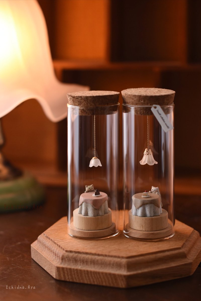 小瓶シリーズの新作✨
小さなエキドナの世界「ネコとケーキ」🍰