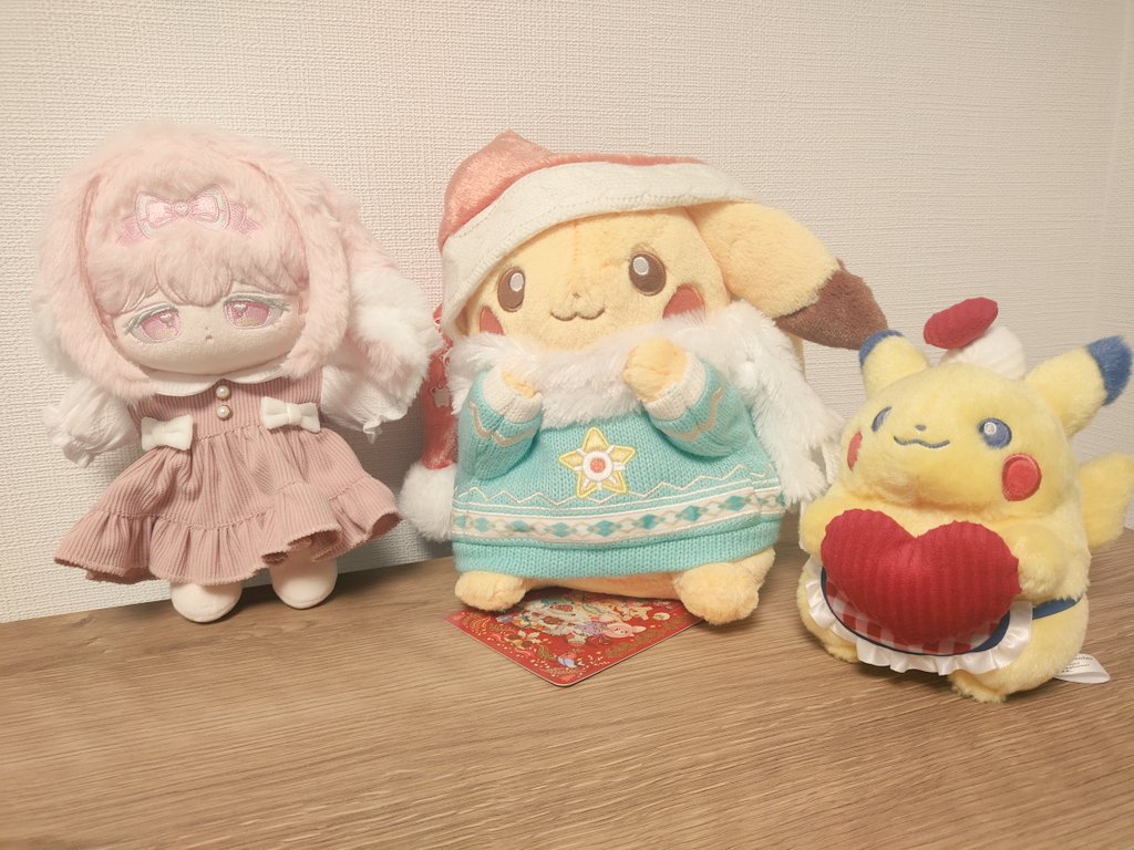 定位置にシュガースイーティーちゃんがいなくて、周りを探しても見当たらなくて！？！？！？ってなったらリビングのテレビの上にいてびっくりした
誰が動かした…？