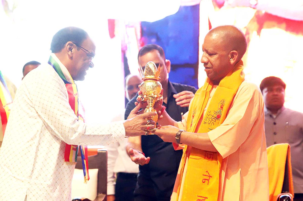 Yogi Adityanath tweet media
