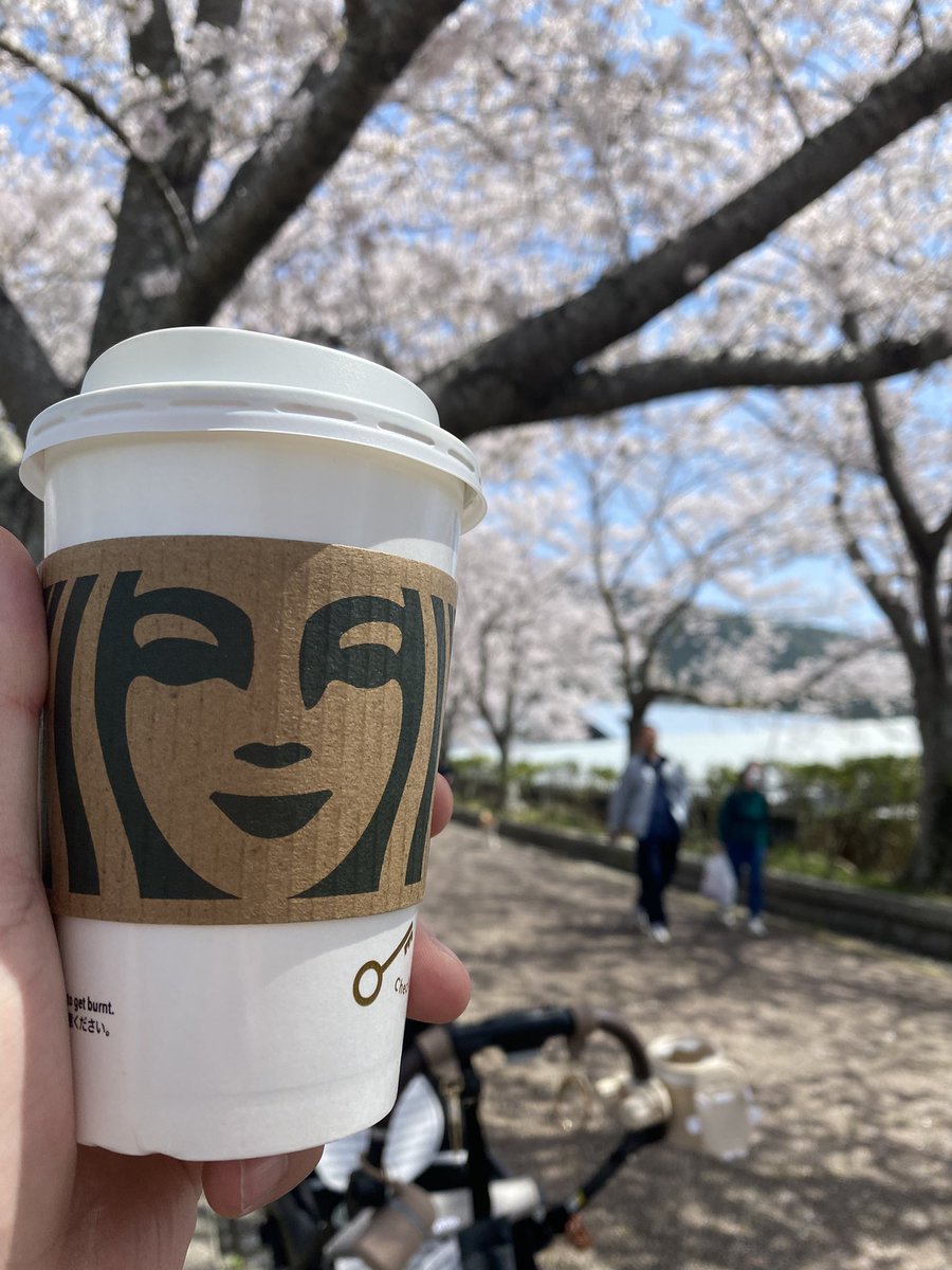 Shaun13jp's tweet photo. お花見〜🌸 https://t.co/wFJsk4MjzN