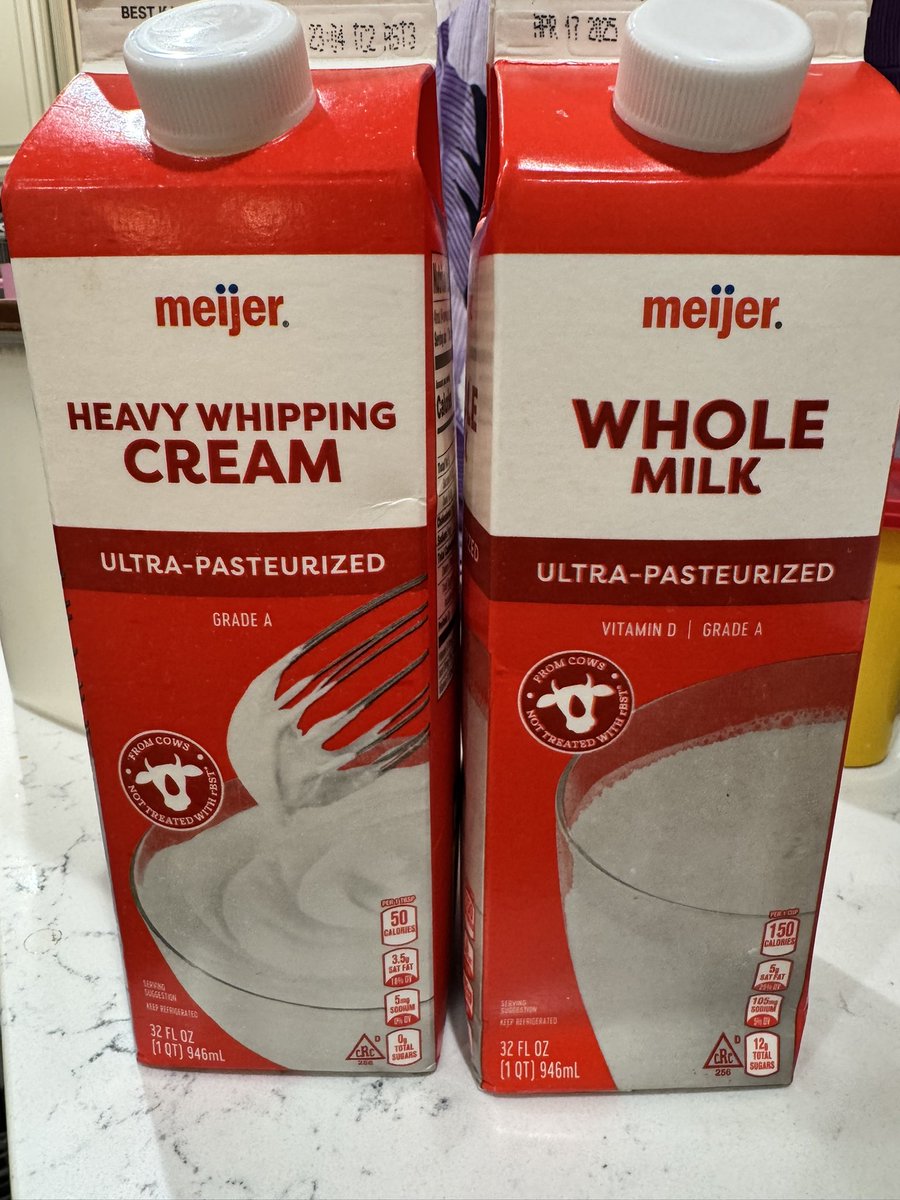 Kiy0k0's tweet photo. @meijer whhhyyyyy are these the same size and color??😫 Imagine my surprise while whipping for approx. 20 minutes and stiff peaks were nowhere to be seen. Please note, I do take responsibility of not reading correctly. And I did get a good ab workout from the laughter. So thanks? https://t.co/y9jL6GoTNM