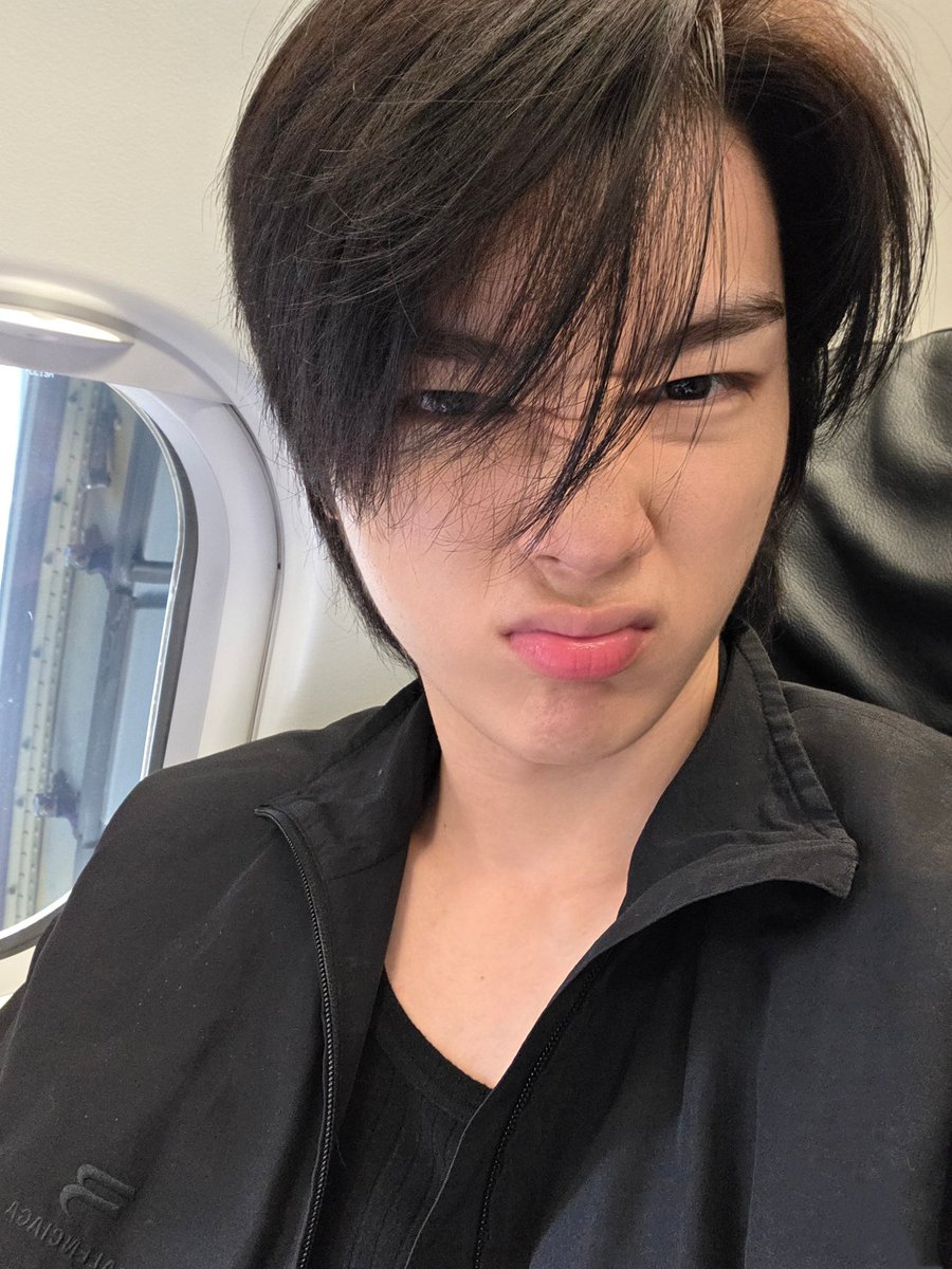 nafishann's tweet photo. back to reality. https://t.co/uuKhuMOfpt
