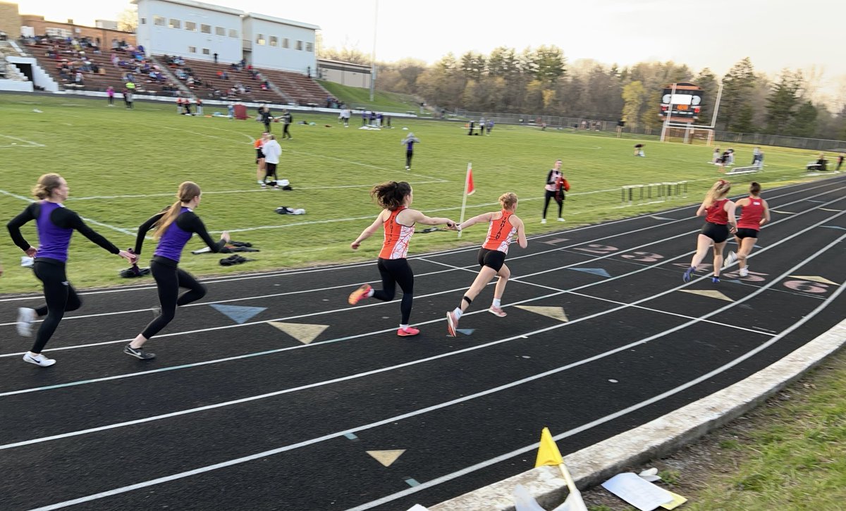 FFTrojanTrack's tweet image. Buckley passes the stick to Fligg on the first exchange of the 4x100m relay. They teamed with Lane and Lyons for a runner-up finish. #sprintcrew #stickwork