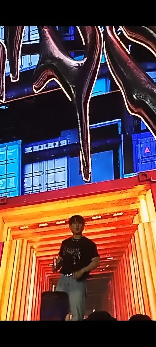 seowifee98's tweet photo. @zwolfchan O pixel deles interagindo comigo vale? https://t.co/qjAC14leBE