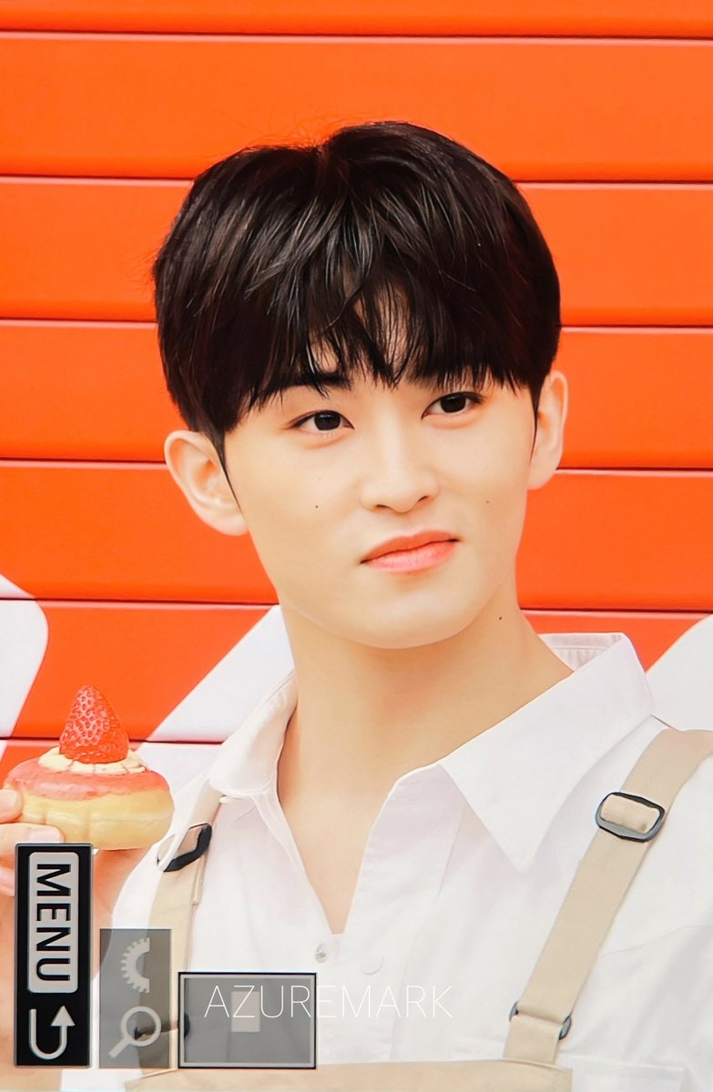 azure__mark's tweet image. 250409 팀홀튼
우리 마크 오늘 너무 예쁘다아 😍
제대루 고양이자나 💚

#마크 #MARK #マーク #NCT #nct127 #nctdream