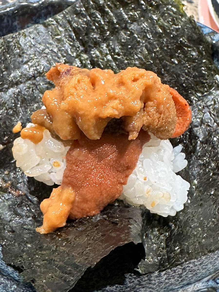 TONYUMITONY's tweet photo. Each sushi are so big to eat in one bite😑👍🏻 https://t.co/dYTApgdBvA