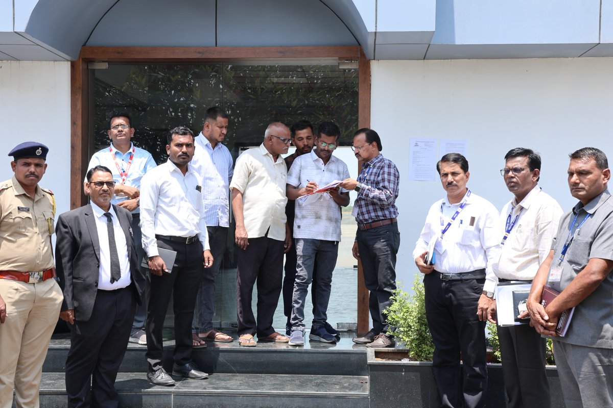 pulse_pune's tweet image. #Pune: #MIDC Reclaims Plot From #RelianceAirport Developers For Breach Of Lease Terms  

mypunepulse.com/pune-midc-recl…