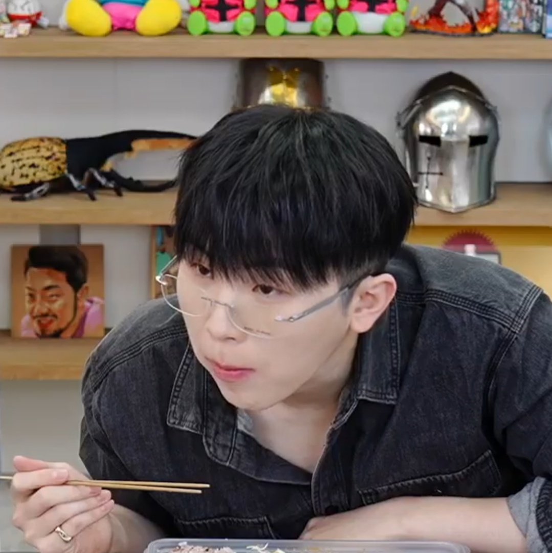 howoosol's tweet photo. ok.......... https://t.co/3KolUY6B1J