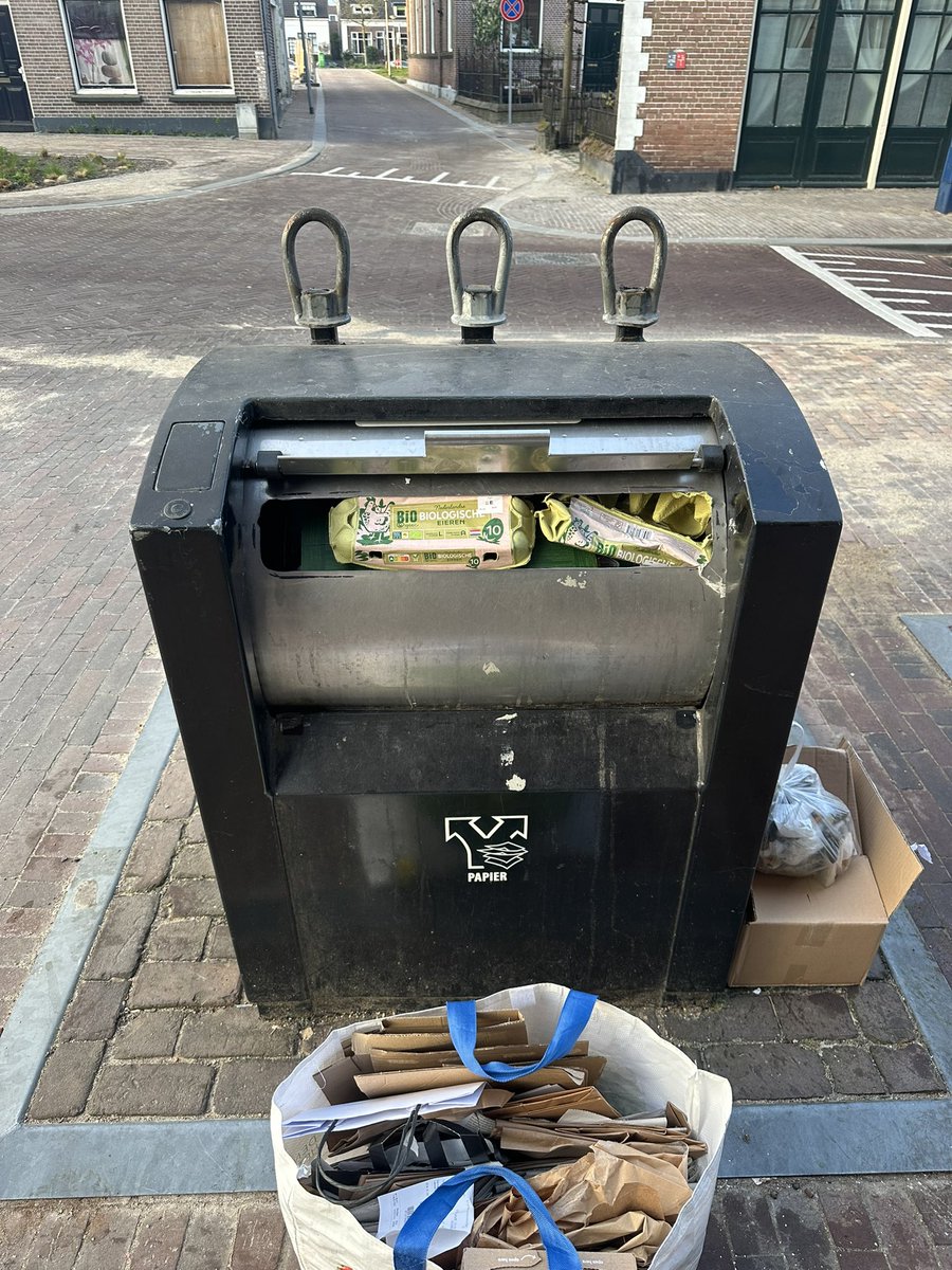 Simone 🖤 tweet media